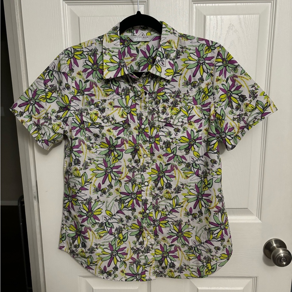 Stio Floral Short-Sleeve Button-Up Shirt in White, Purple, Yellow, Green